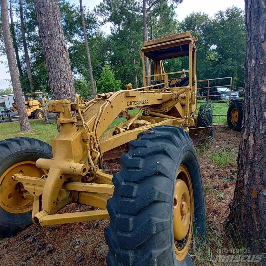 CAT 120 Grader