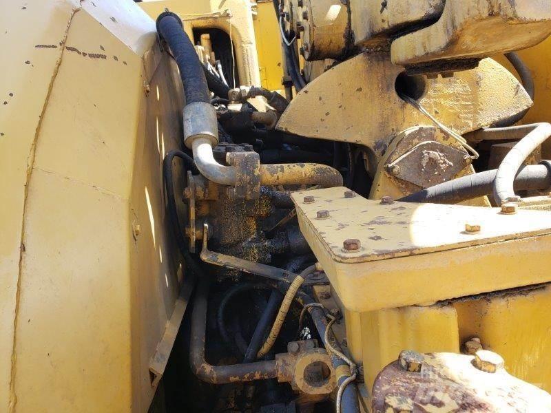 CAT 631D Schaber