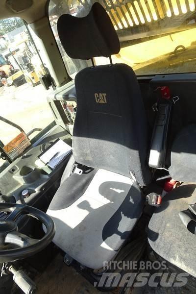 CAT 730 Dumper - Knickgelenk