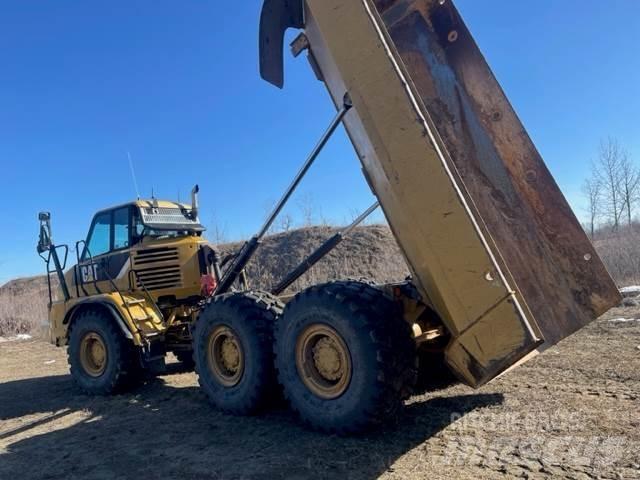 CAT 730 Dumper - Knickgelenk