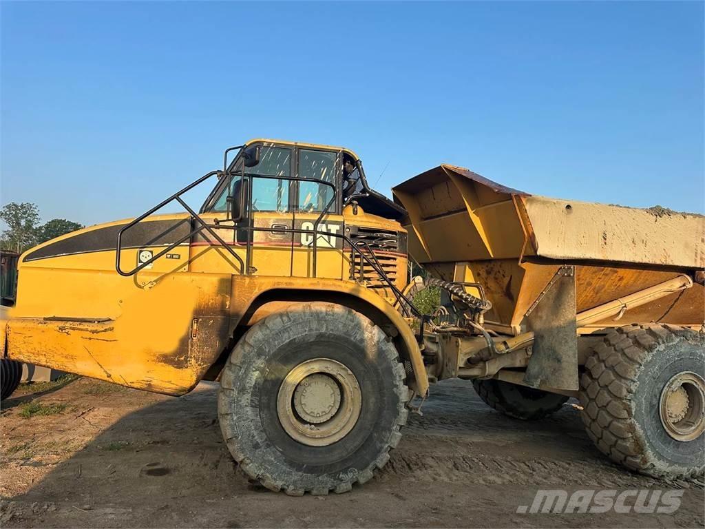 CAT 740 Dumper - Knickgelenk