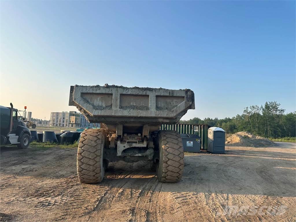 CAT 740 Dumper - Knickgelenk