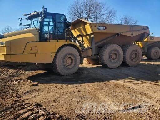 CAT 740GC Dumper - Knickgelenk