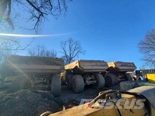 CAT 740GC Dumper - Knickgelenk