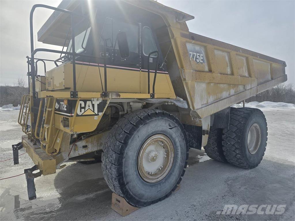 CAT 775E Dumper - Knickgelenk
