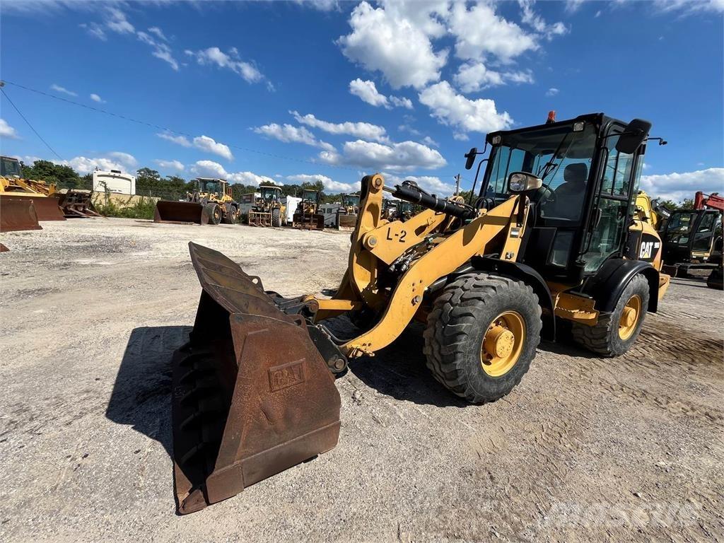 CAT 906 Radlader