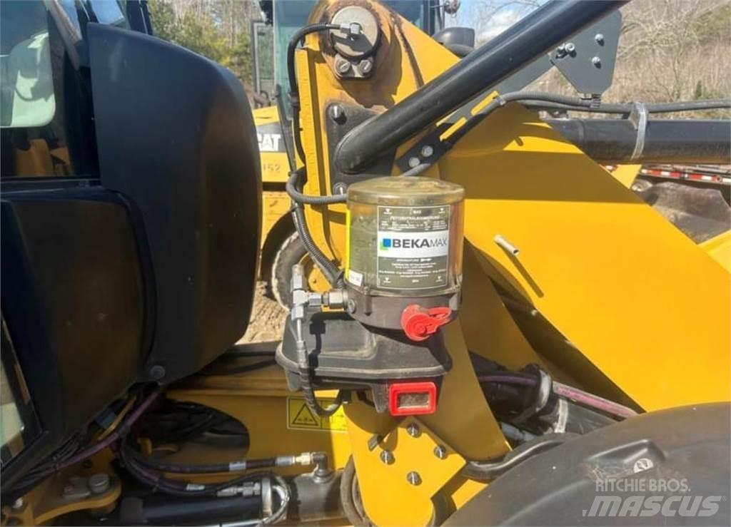 CAT 906M Radlader