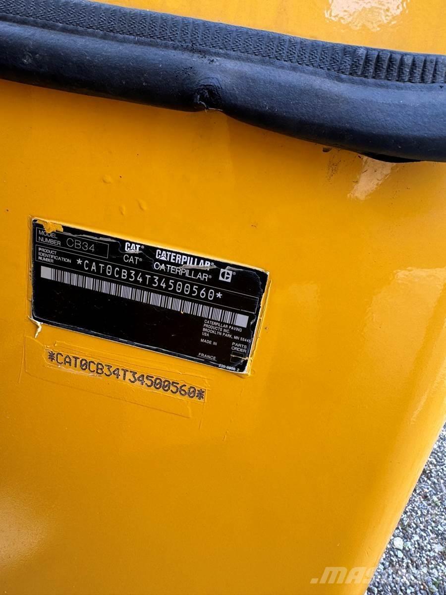CAT CB34 Strassenfertiger