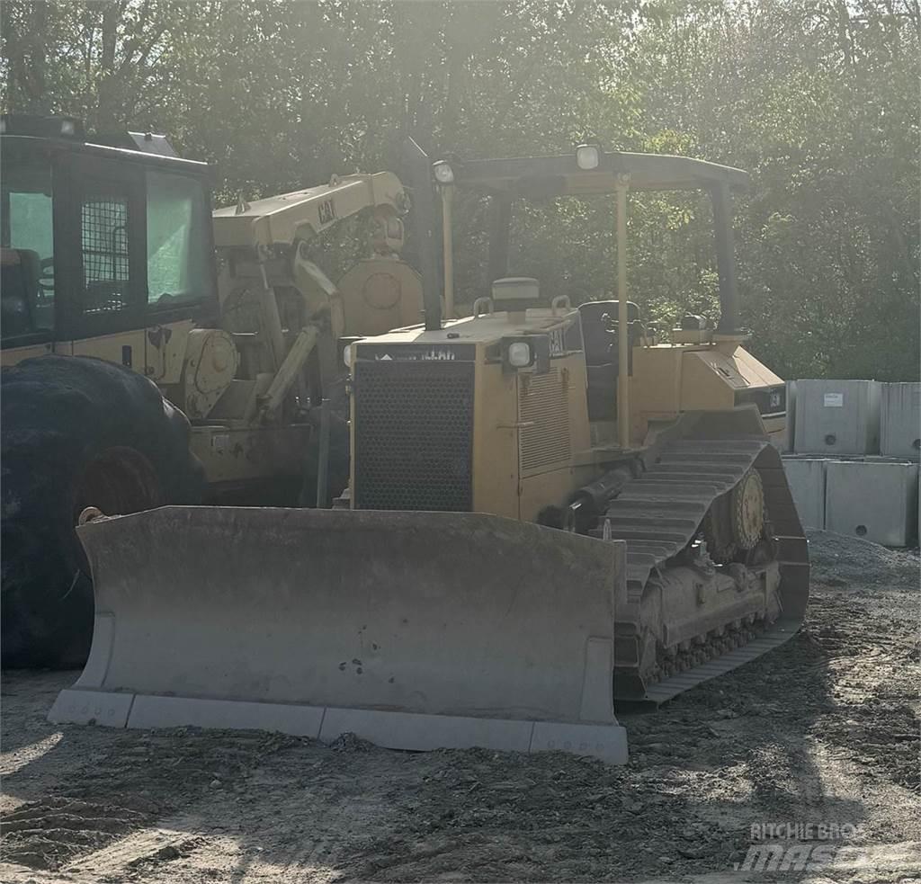 CAT D5M Bulldozer
