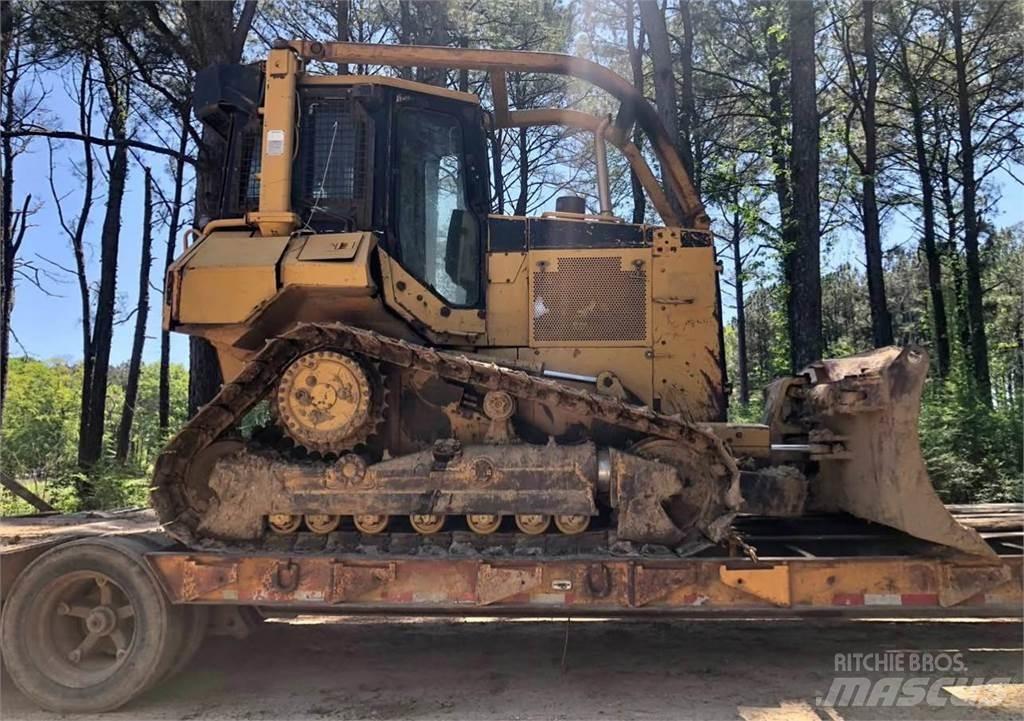 CAT D5M Bulldozer