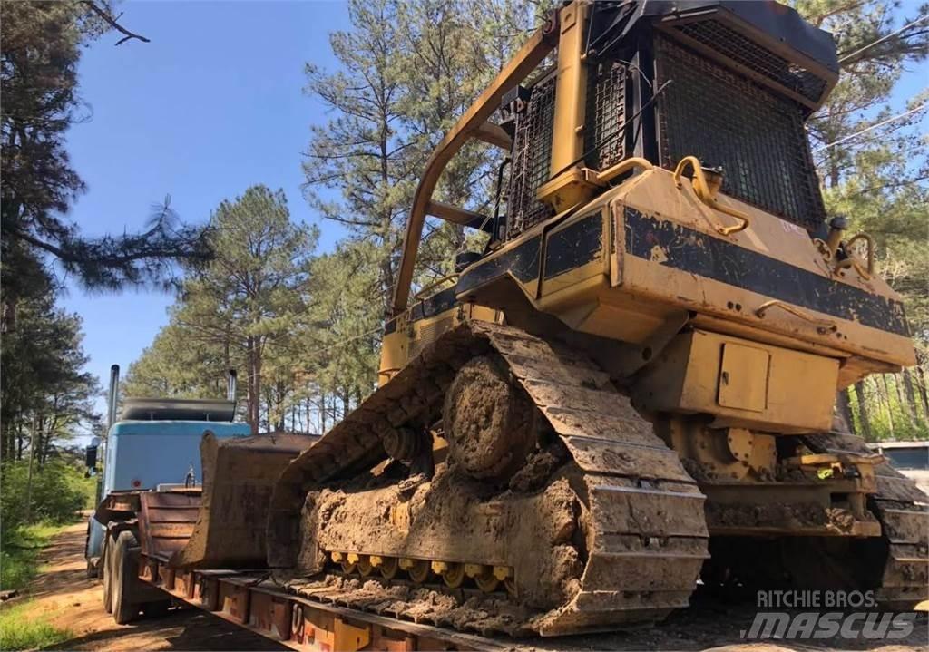 CAT D5M Bulldozer