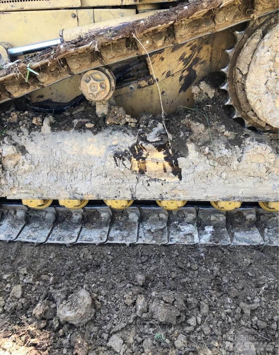 CAT D5M Bulldozer