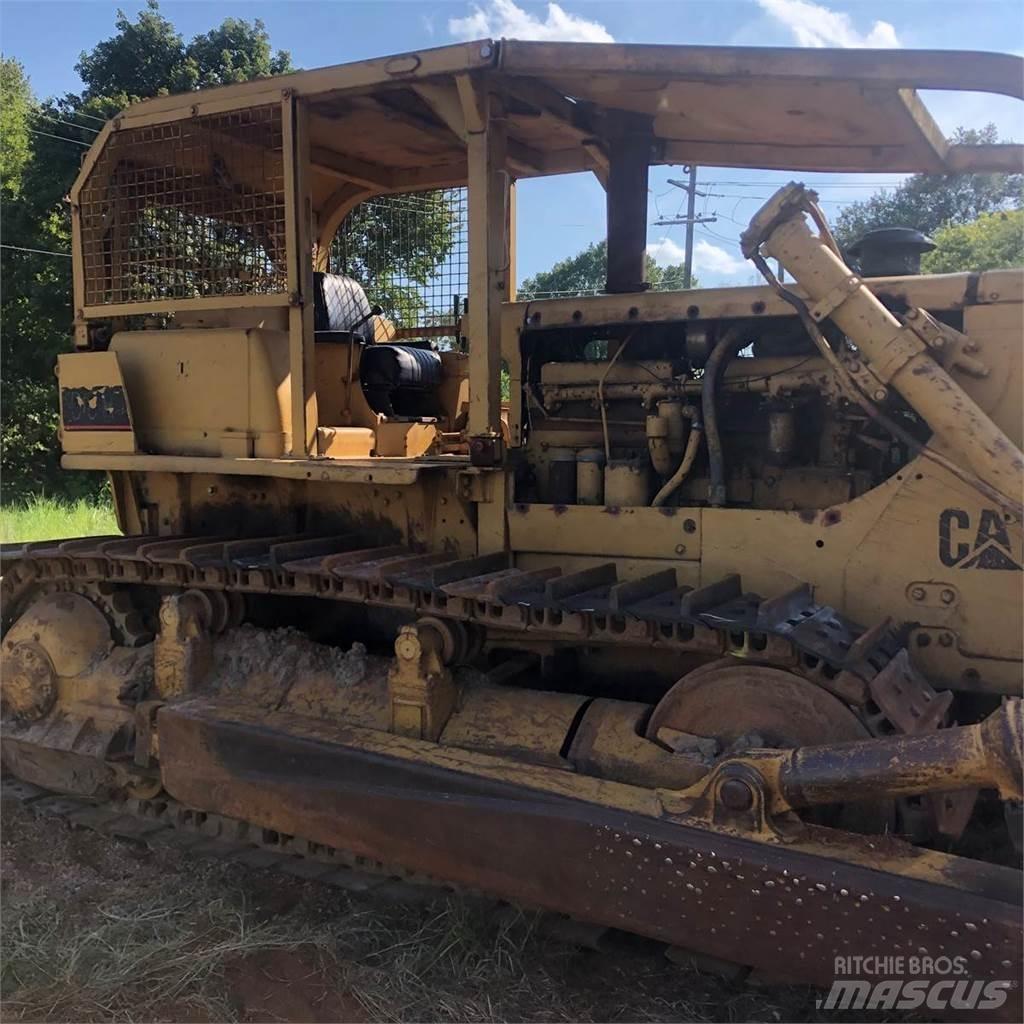 CAT D8H Bulldozer