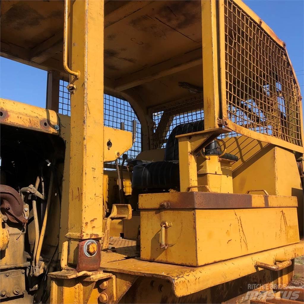CAT D8H Bulldozer