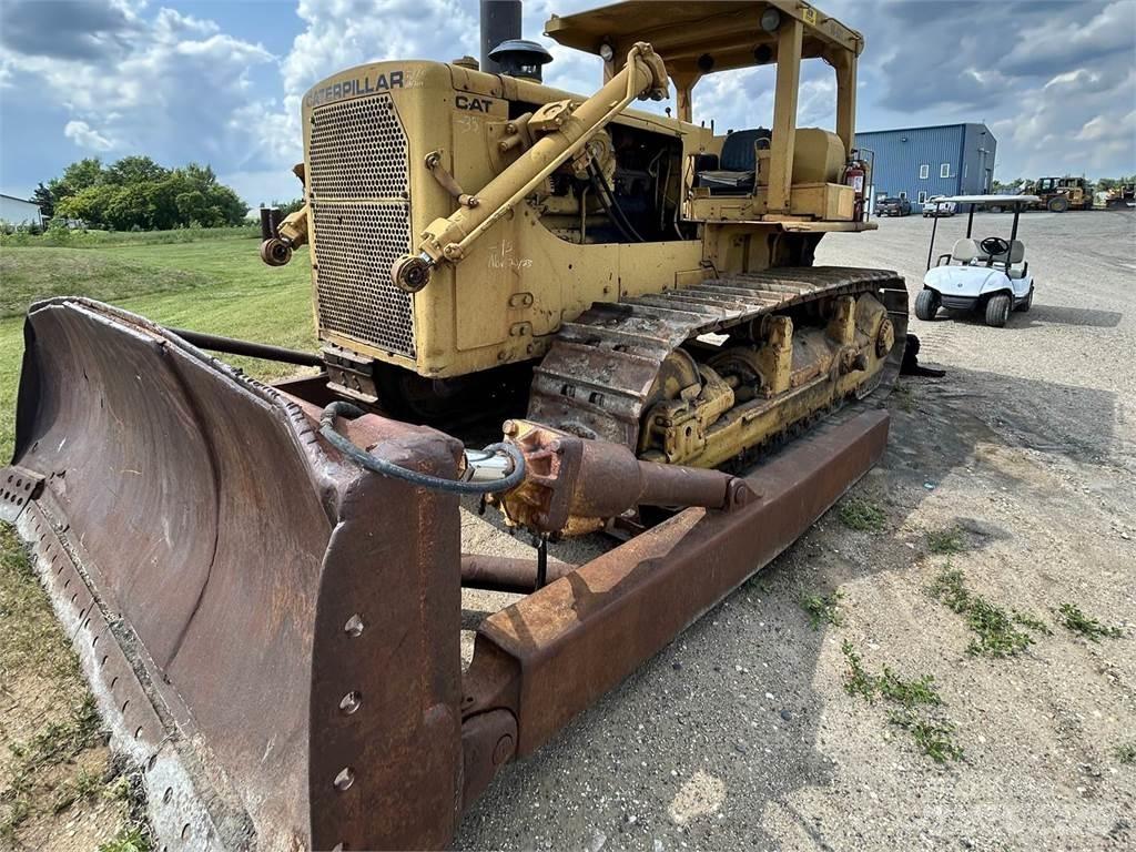 CAT D8H Bulldozer