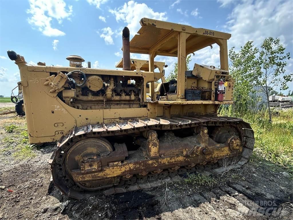 CAT D8H Bulldozer