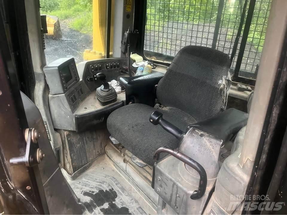 CAT D8T Bulldozer