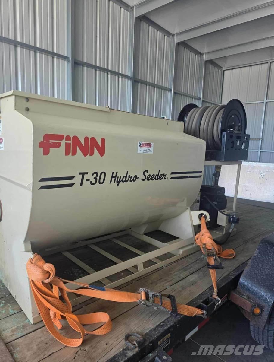 Finn T30 Futterverteilwagen