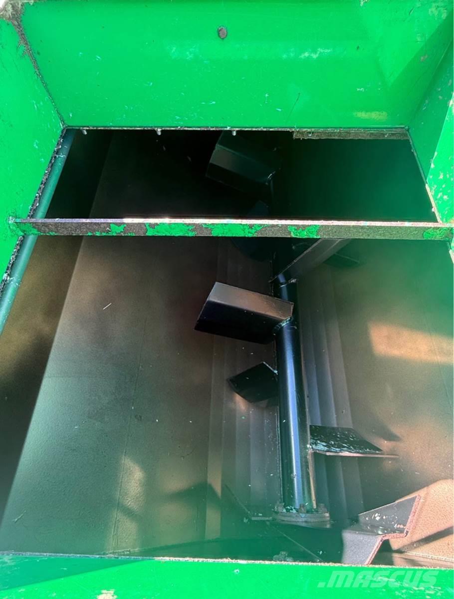 Finn T60T Futterverteilwagen