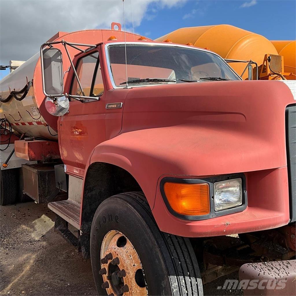 Ford F-800 Tankwagen
