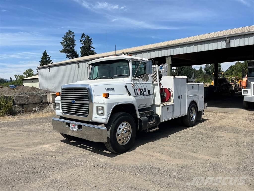 Ford L8000 Kommunal-Sonderfahrzeuge
