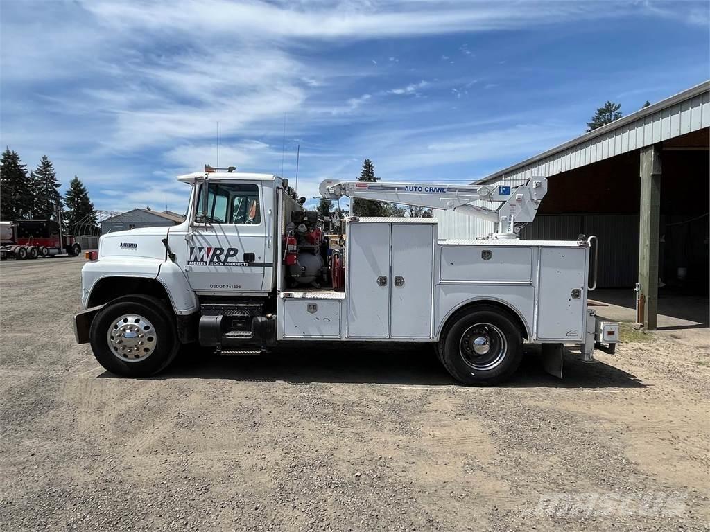 Ford L8000 Kommunal-Sonderfahrzeuge