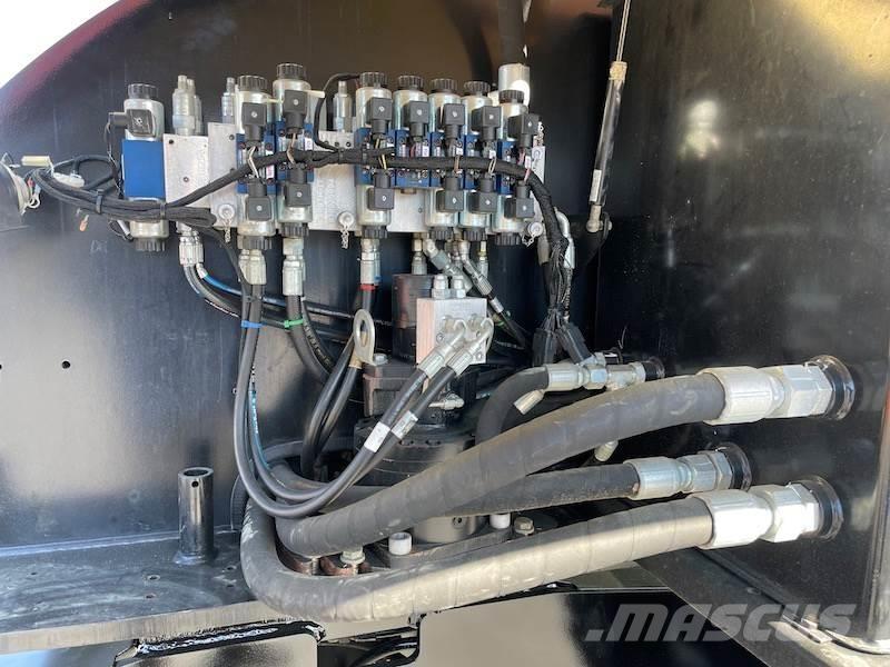 JLG 460SJ Teleskopbühnen