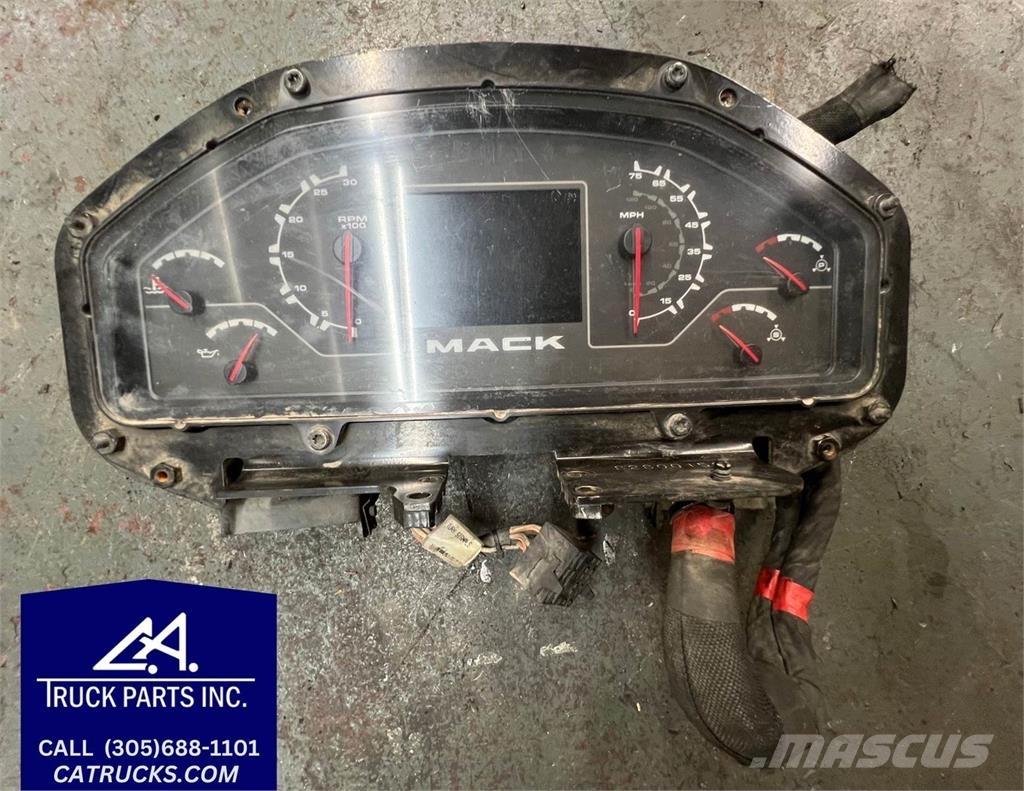 Mack LE612 Transport Sonstige