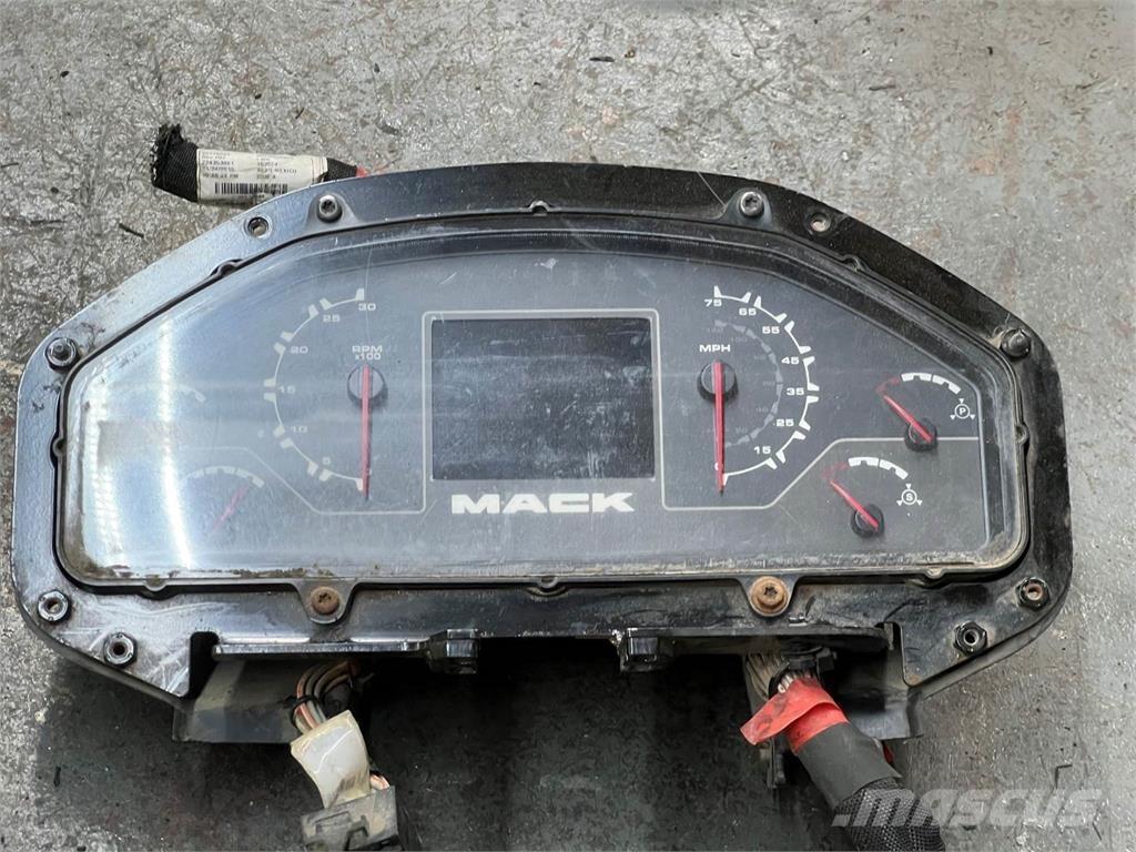 Mack LE613 Transport Sonstige
