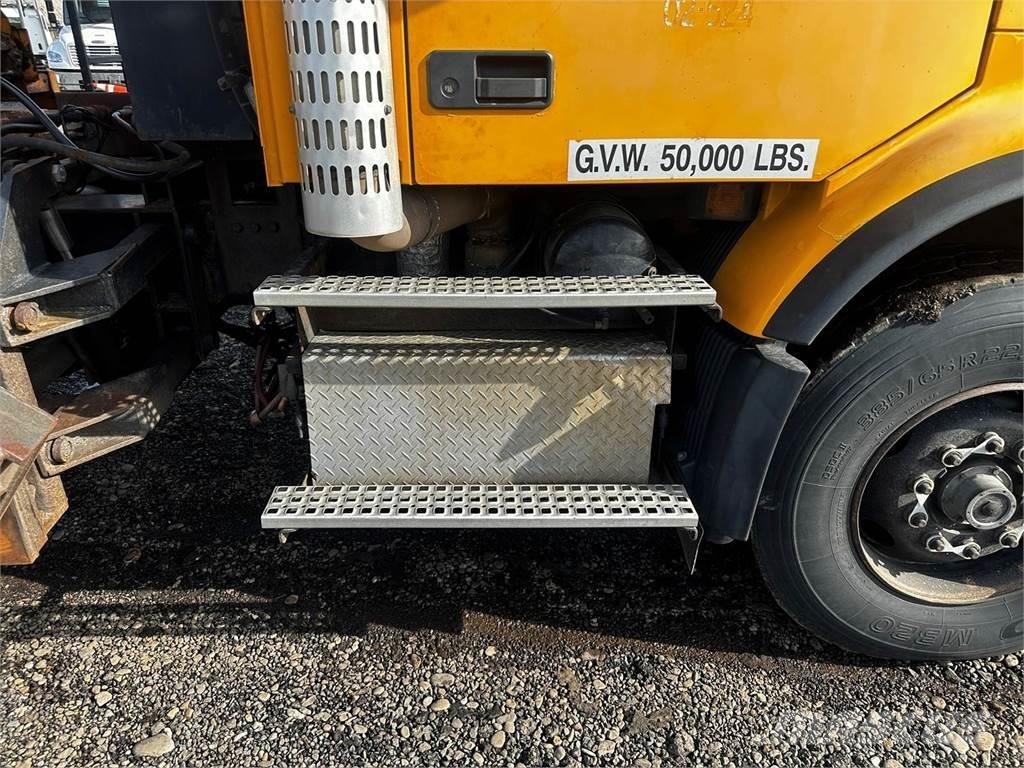 Volvo VHD Schneeschilde und -pflüge