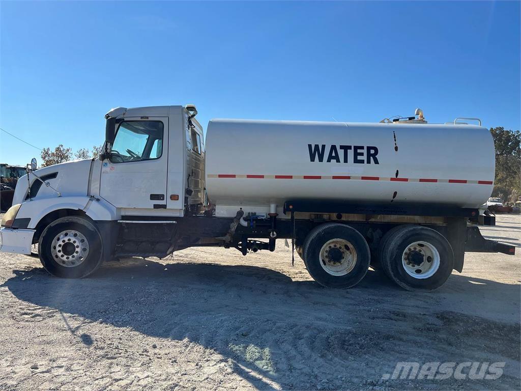 Volvo VNL Tankwagen
