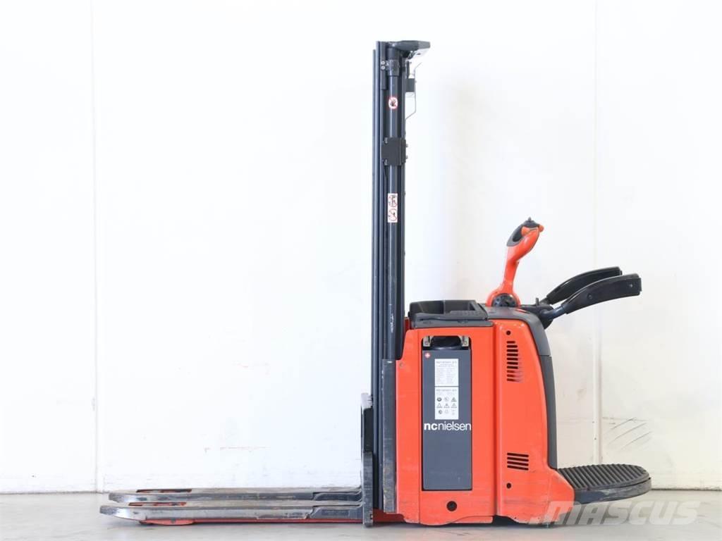 Linde D12AP/133-01 Deichselstapler