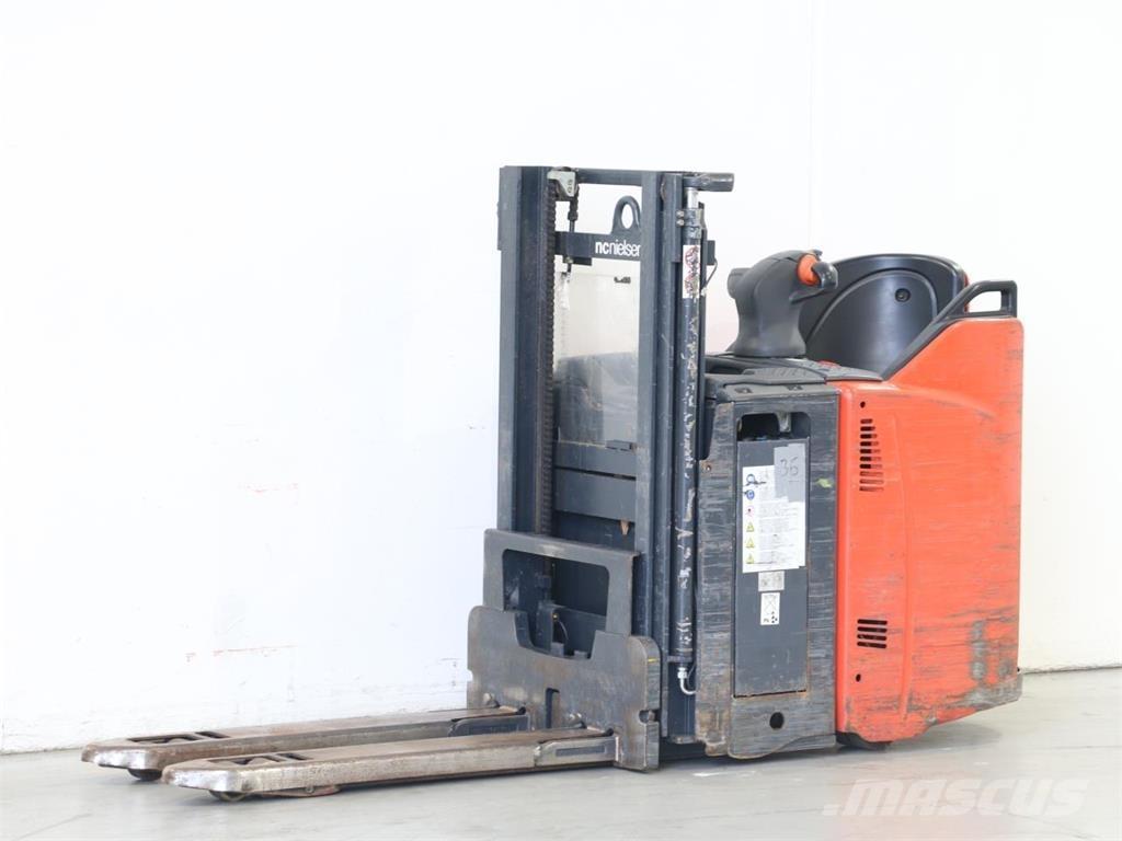 Linde D12SP/133 Deichselstapler