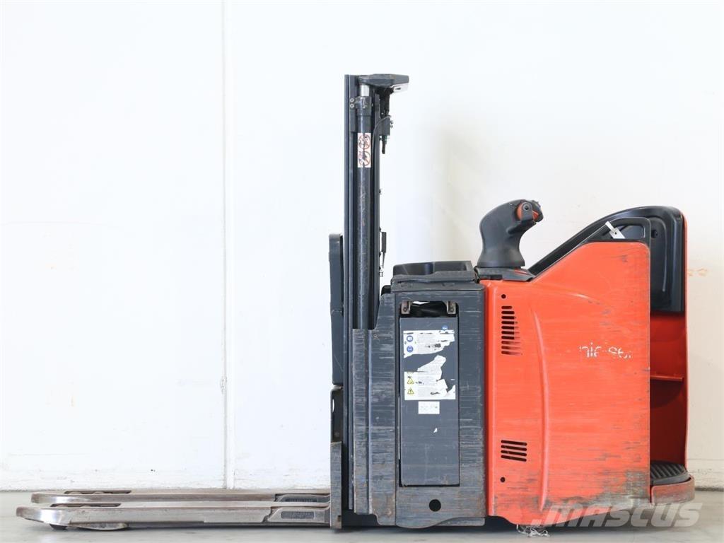 Linde D12SP/133-01 Deichselstapler