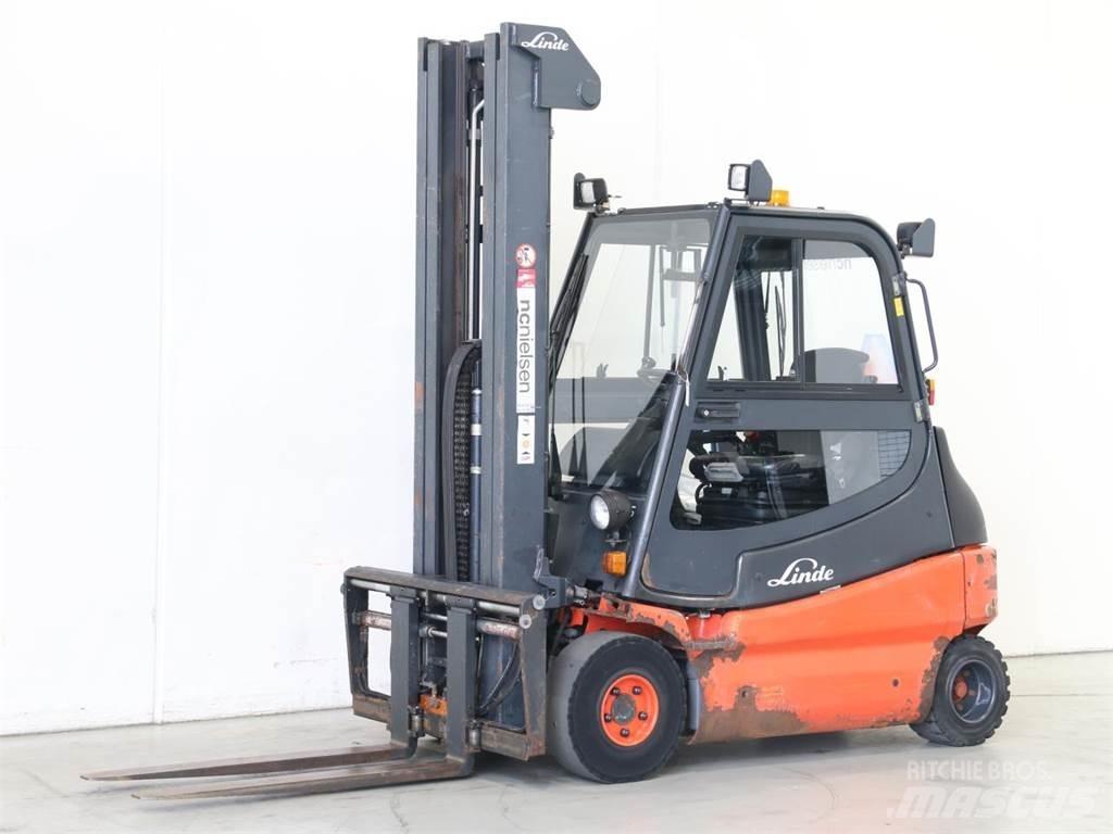 Linde E25/336-03 Elektro Stapler