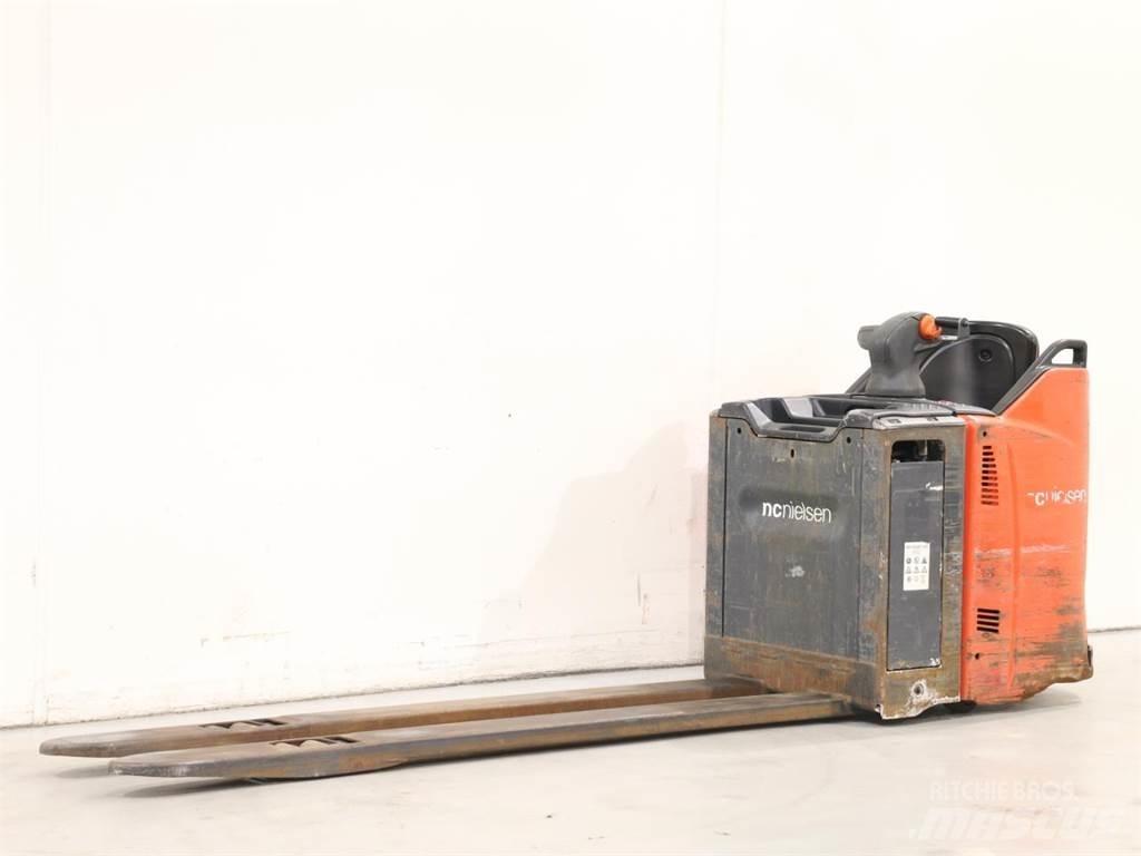 Linde T20SP/131 Deichselstapler