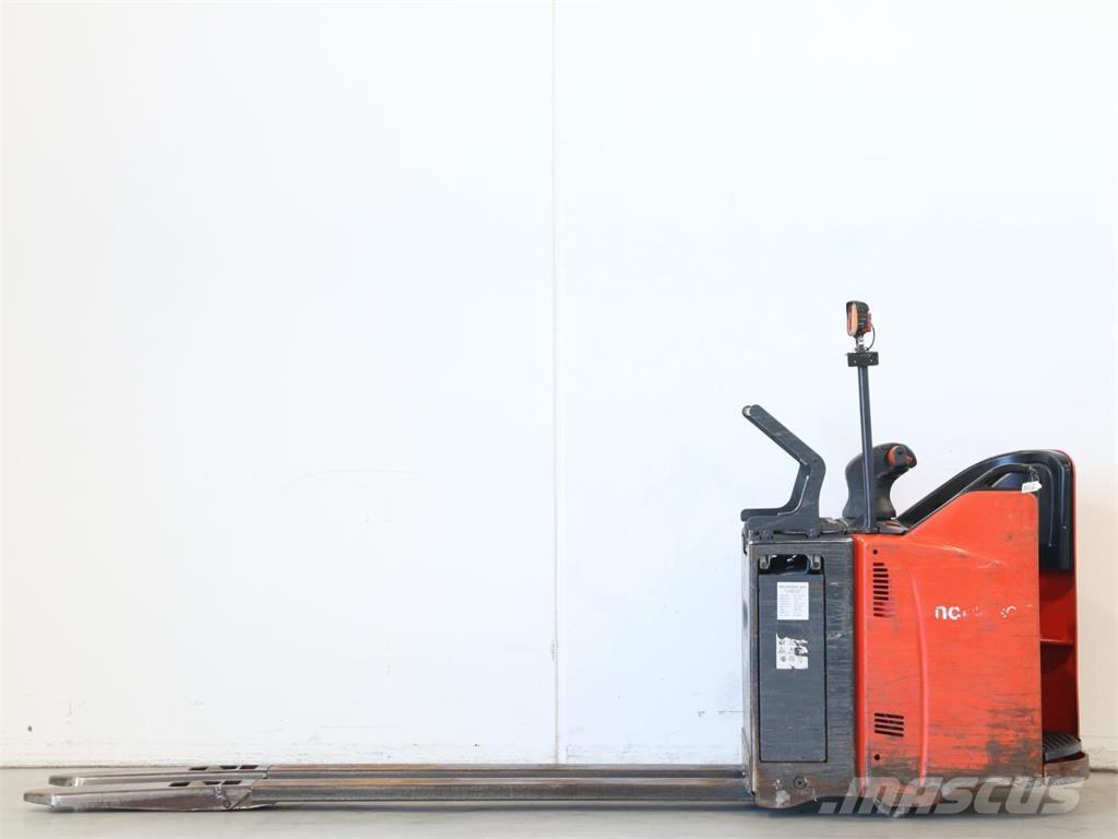 Linde T20SP/131-08 Deichselstapler