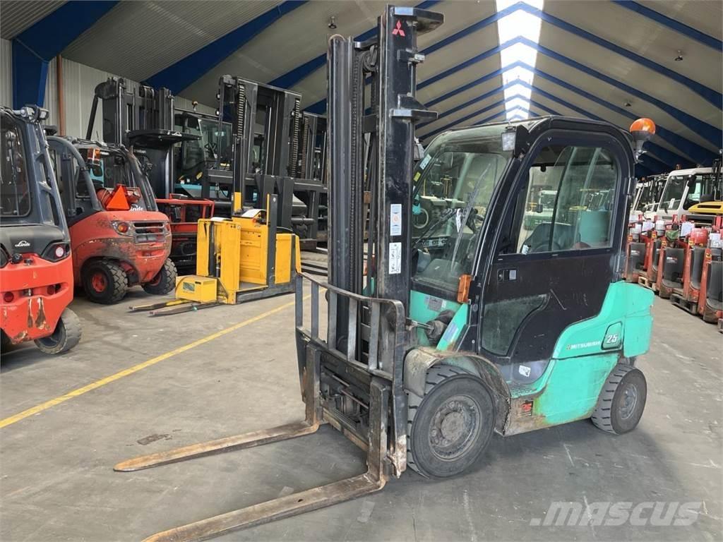 Mitsubishi FD25N Diesel Stapler