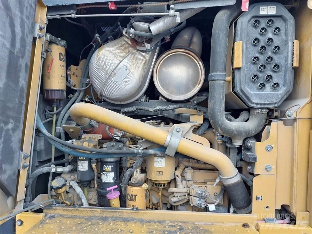 CAT 120 Grader