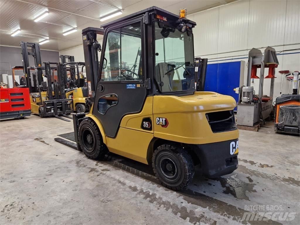 CAT DP35NT Diesel Stapler
