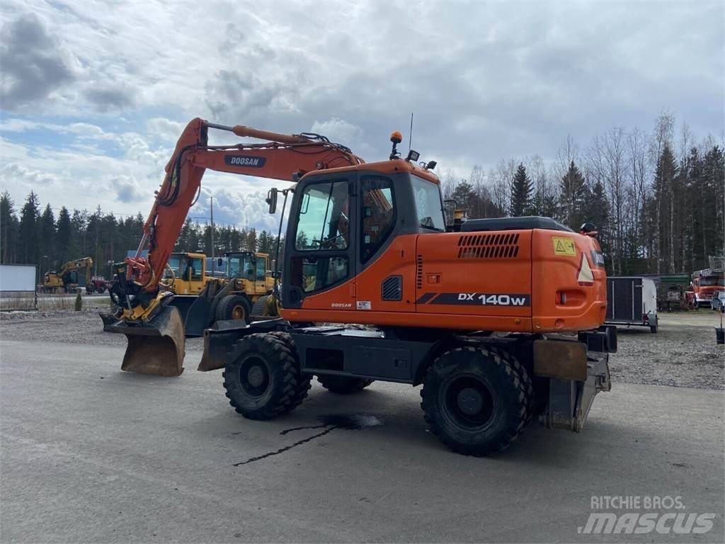Doosan DX 140W Mobilbagger