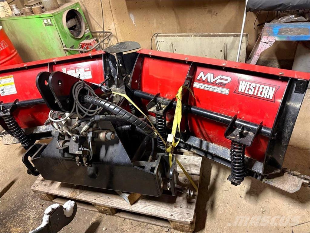 Hilltip Aura Schneeschilde und -pflüge