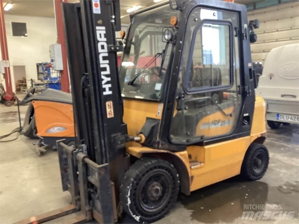 Hyundai HDE 25 E Diesel Stapler