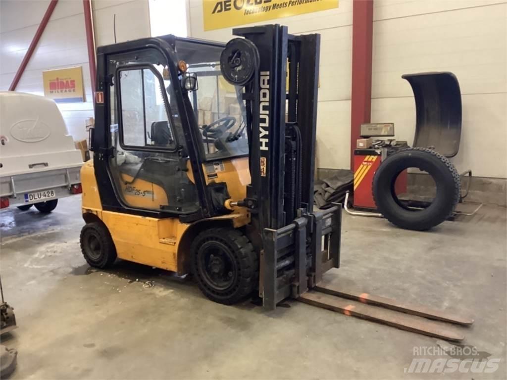 Hyundai HDE 25 E Diesel Stapler