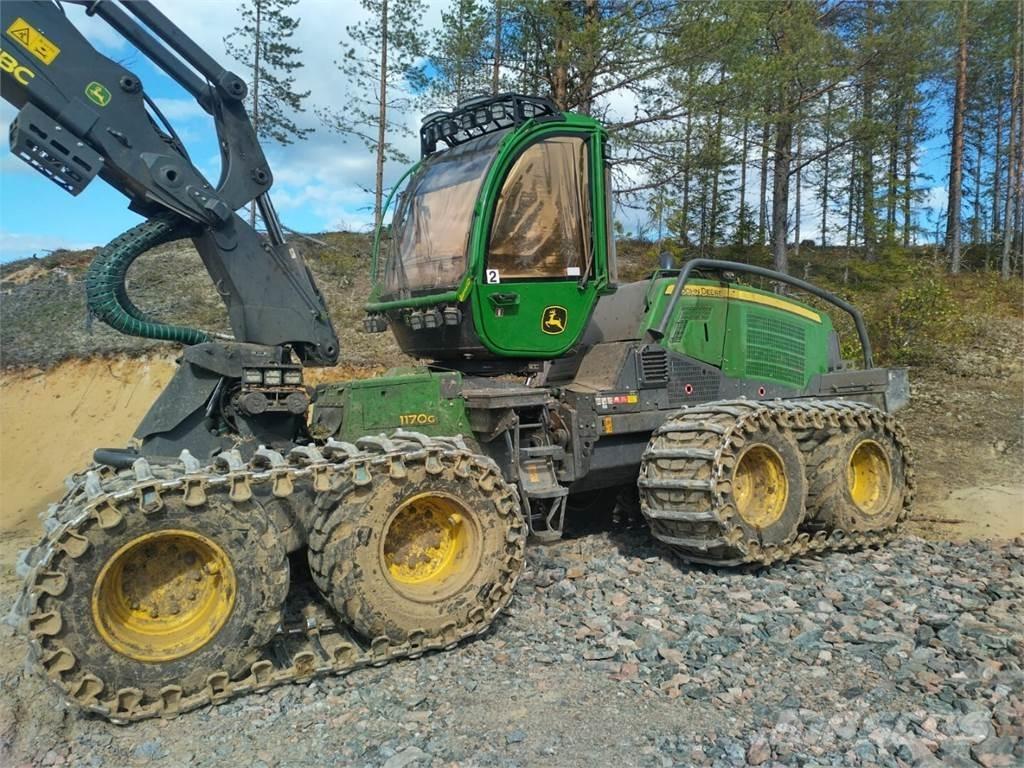John Deere 1170G Harvester