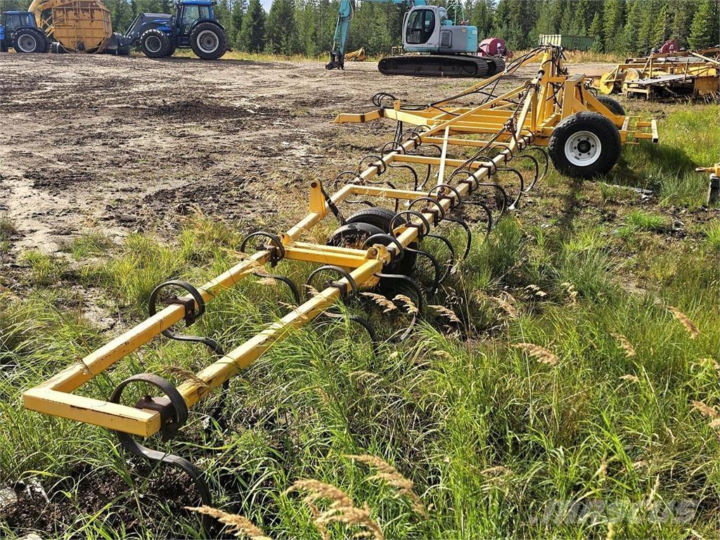  Kääntäjä Sonstige Baumaschinen