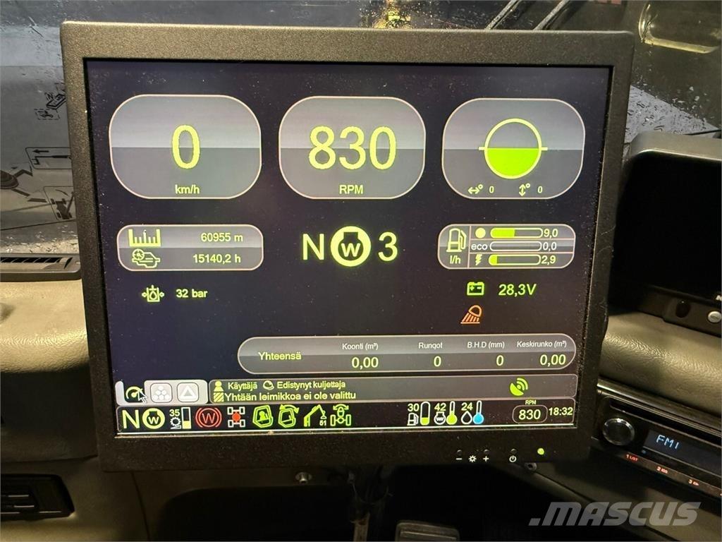 Komatsu 901 TX Harvester