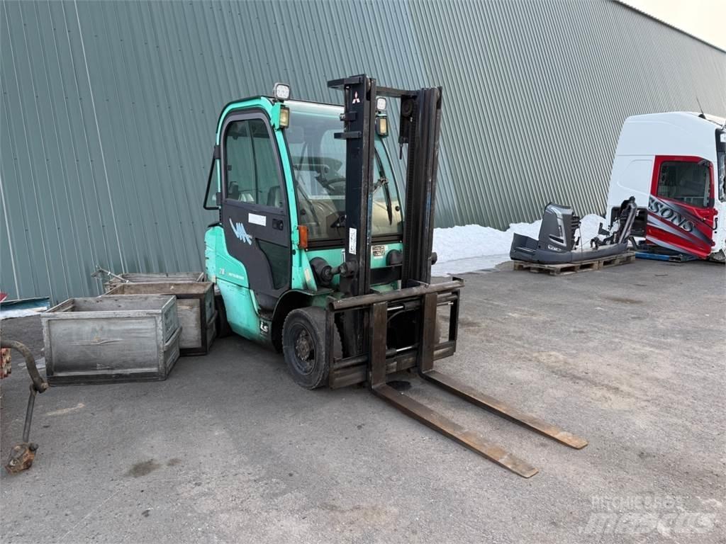 Mitsubishi FD20N Diesel Stapler