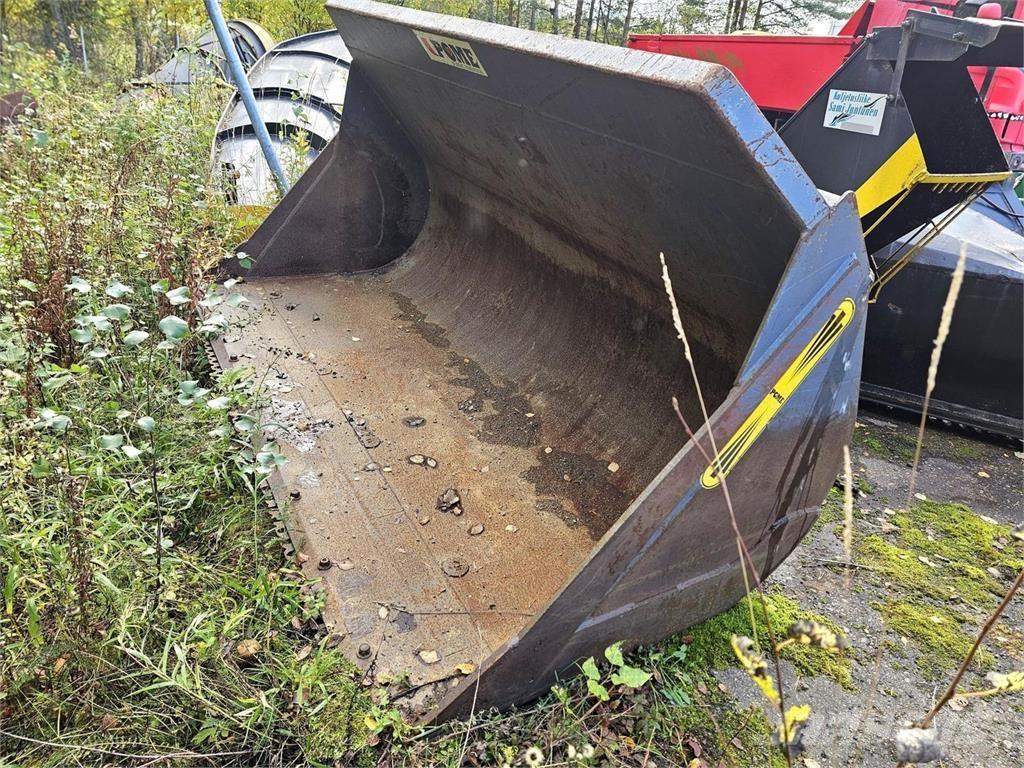 Pome Sorakauha Schaufeln