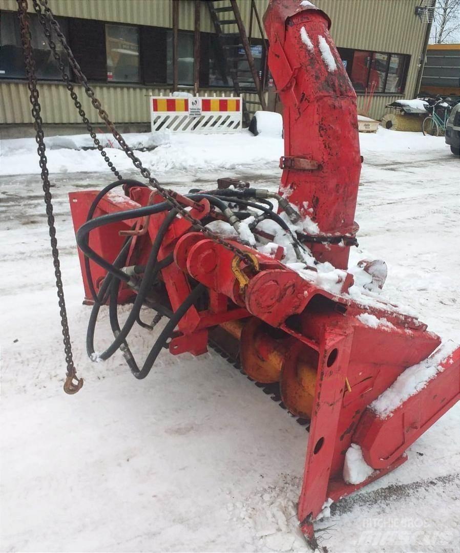  Ruuvilumilinko Schneefräse
